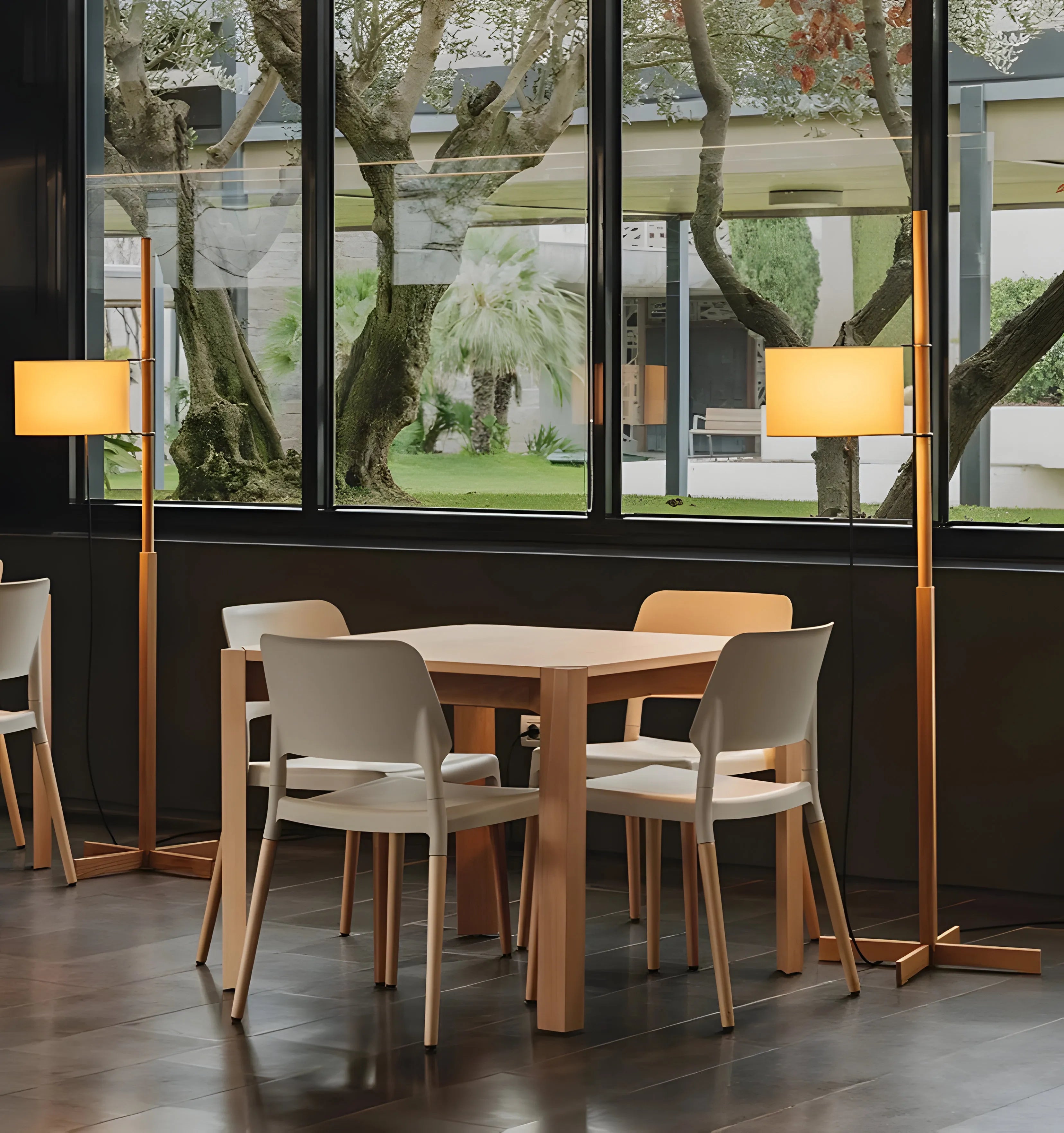 Svelte Silhouette Floor Lamp - Yiarolight