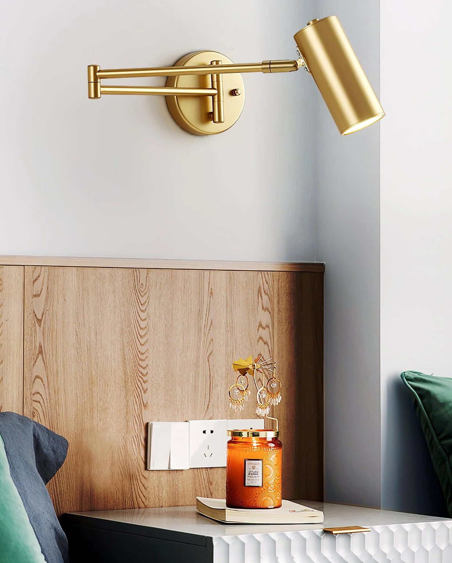 Swing Arm Wall Sconce - Yiarolight
