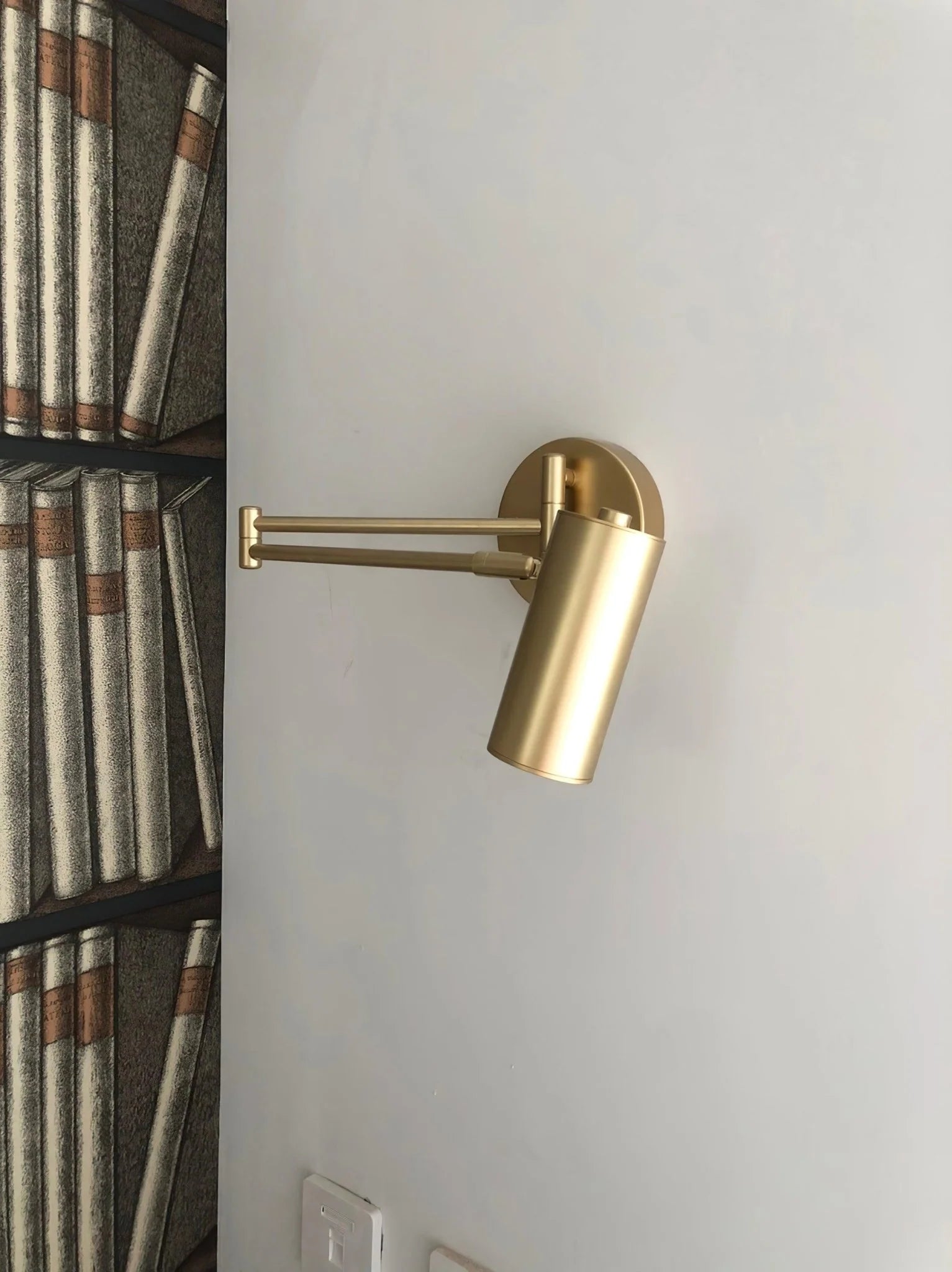 Swing Arm Wall Sconce - Yiarolight