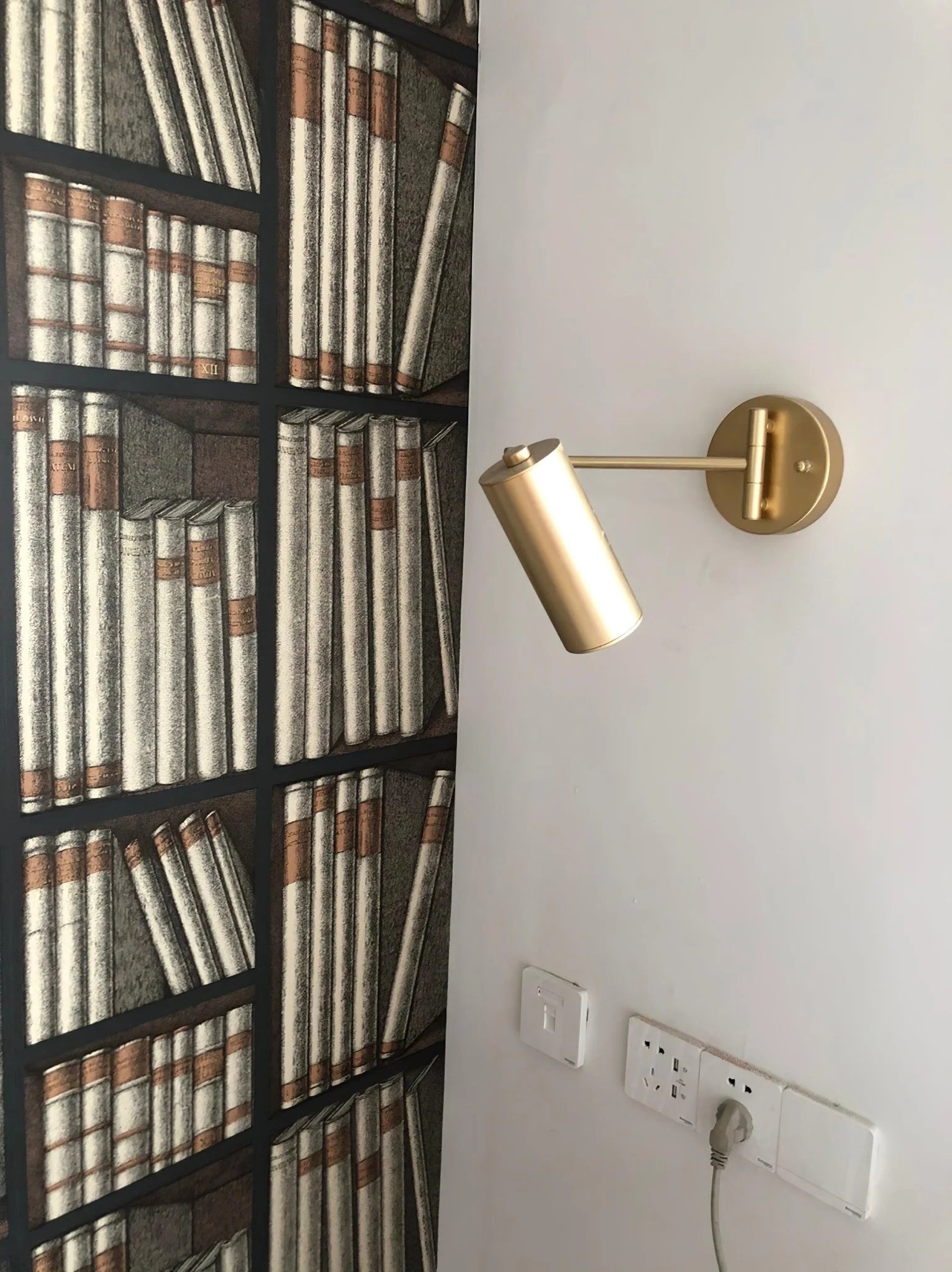 Swing Arm Wall Sconce - Yiarolight