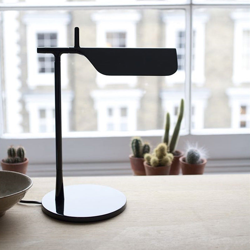 Pivot Ease Table Lamp - Yiarolight