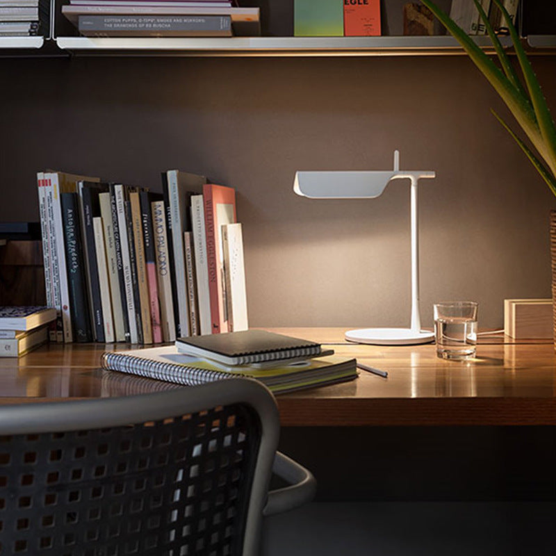 Pivot Ease Table Lamp - Yiarolight