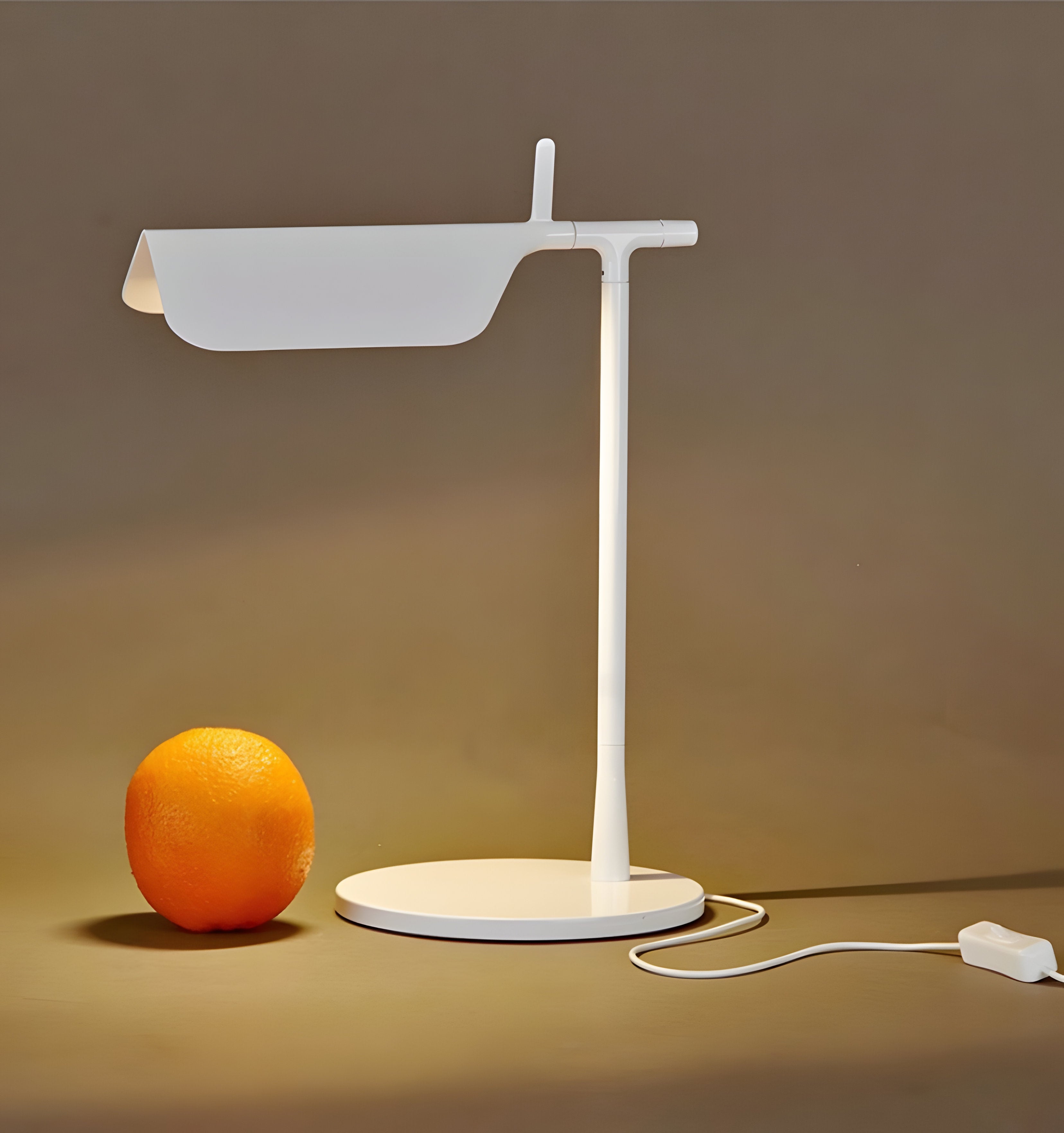 Pivot Ease Table Lamp - Yiarolight