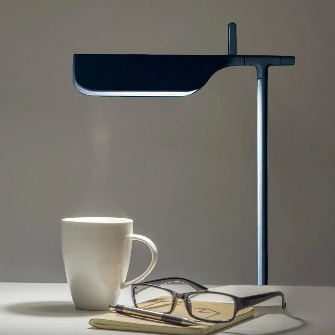 Pivot Ease Table Lamp - Yiarolight