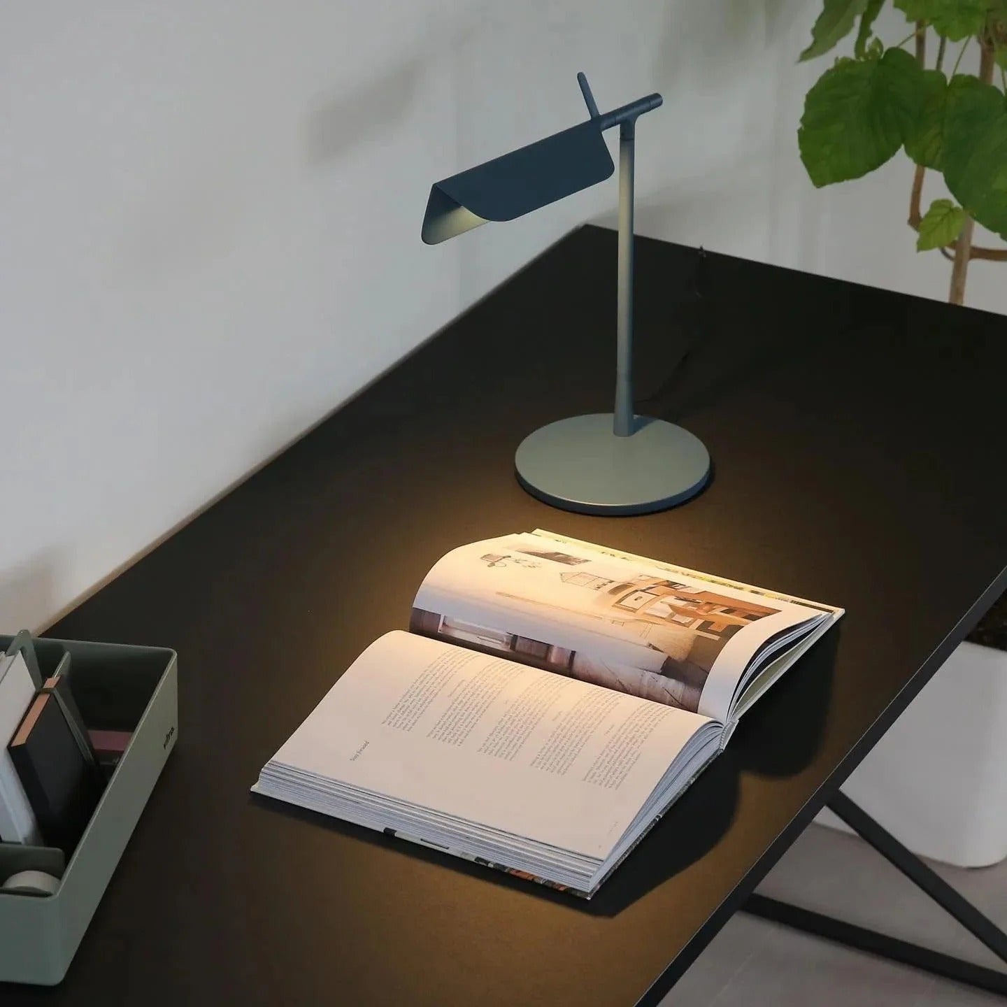 Pivot Ease Table Lamp - Yiarolight