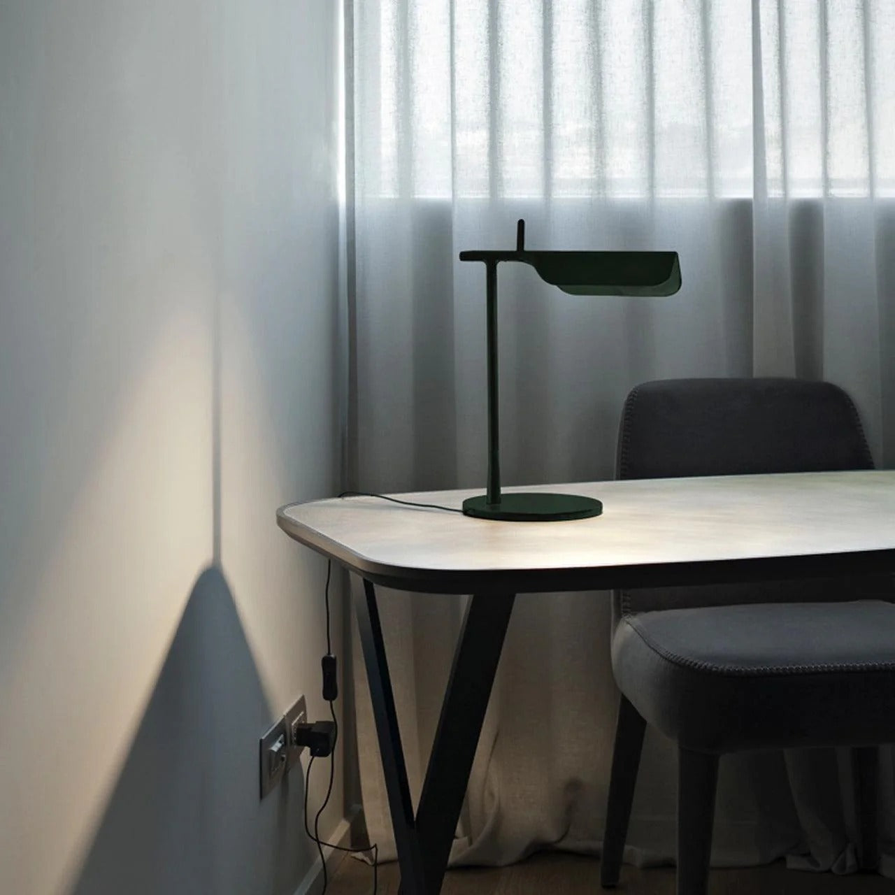 Pivot Ease Table Lamp - Yiarolight