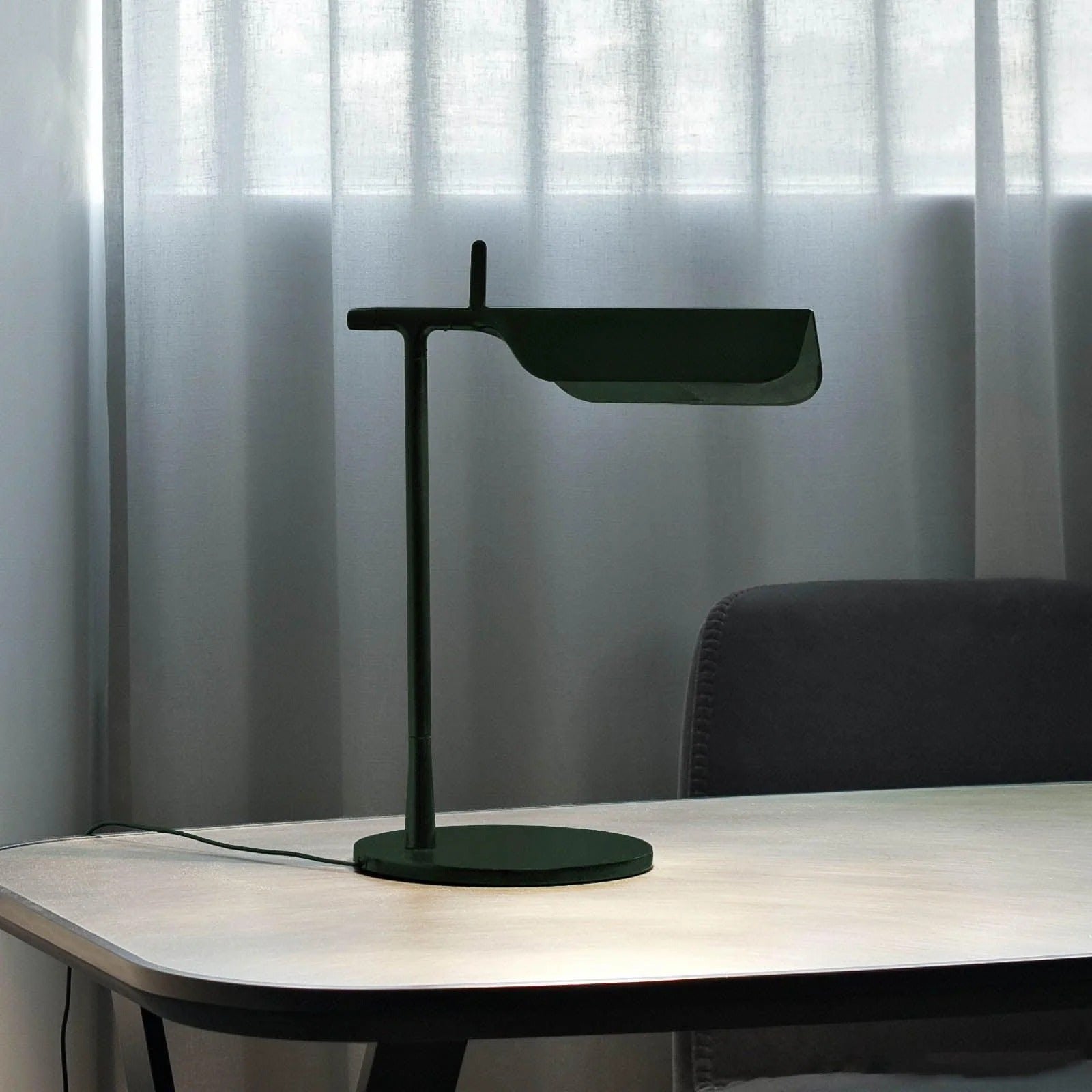 Pivot Ease Table Lamp - Yiarolight