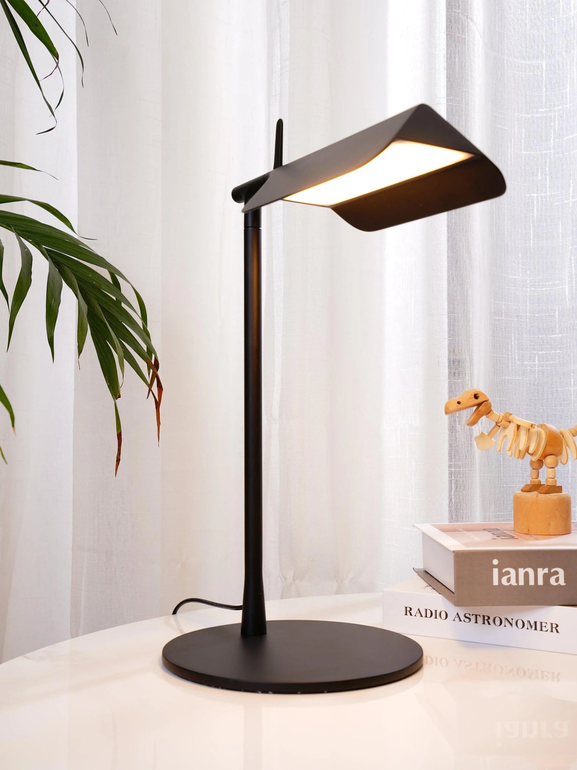 Pivot Ease Table Lamp - Yiarolight
