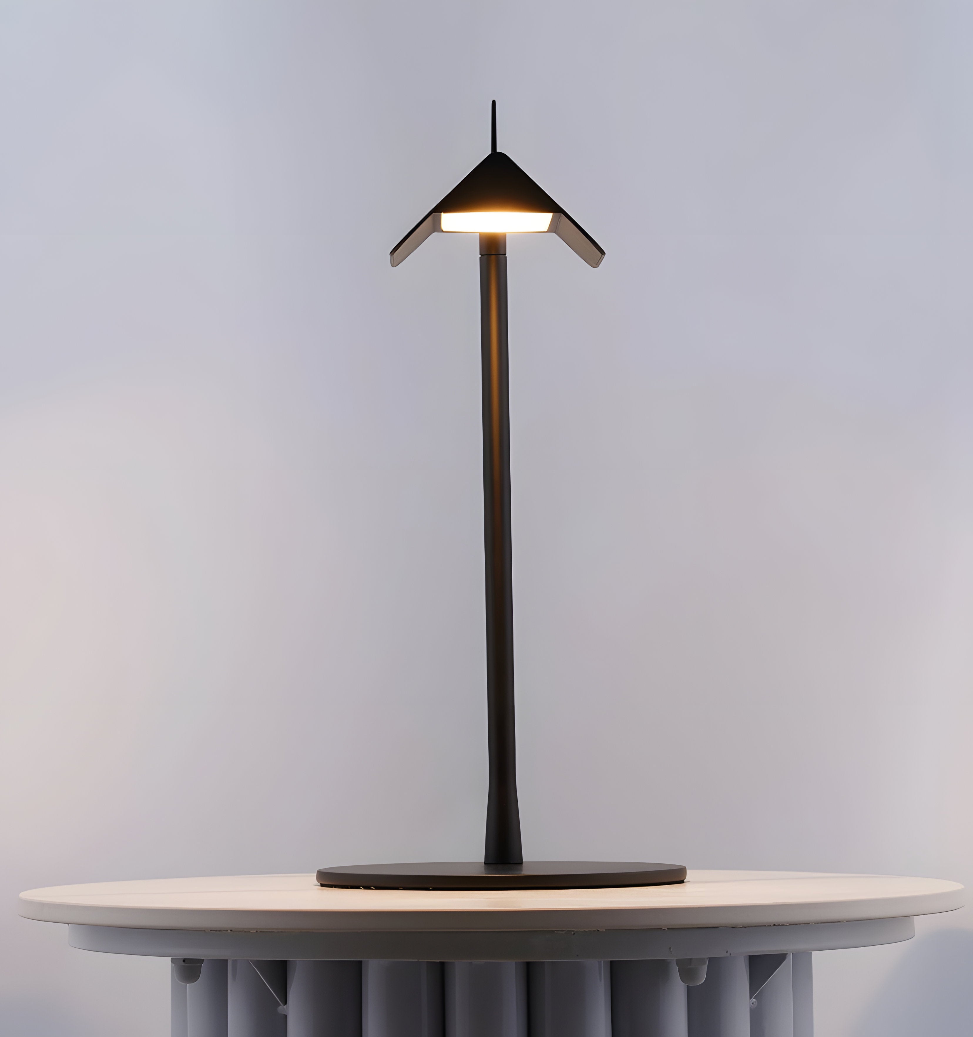 Pivot Ease Table Lamp - Yiarolight