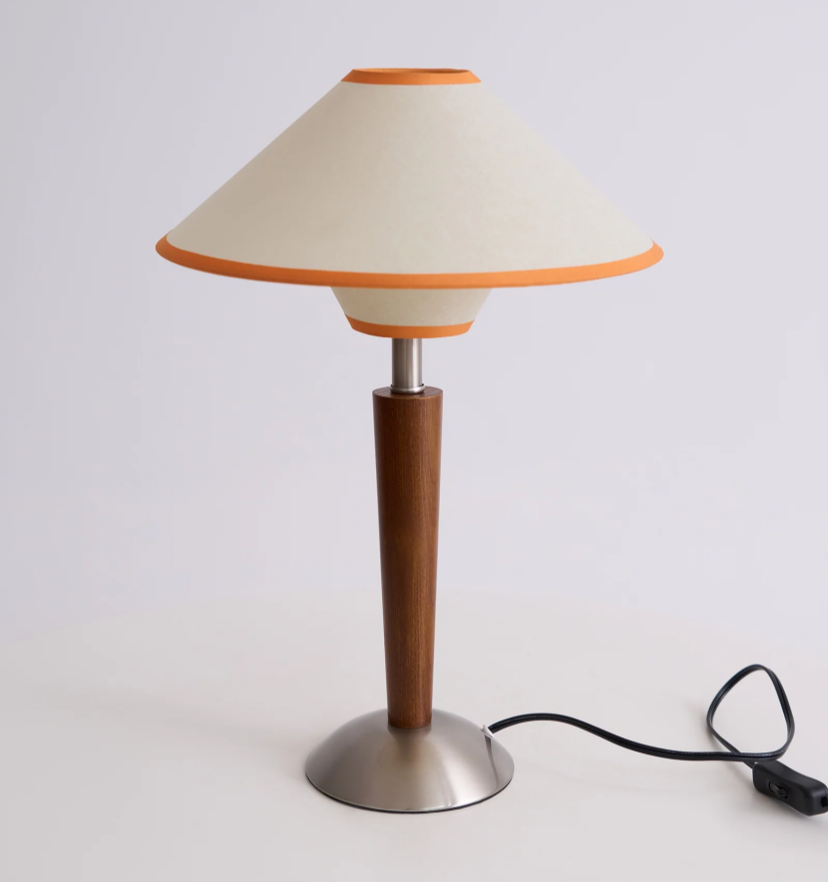 Talonwood Table Lamp - Yiarolight