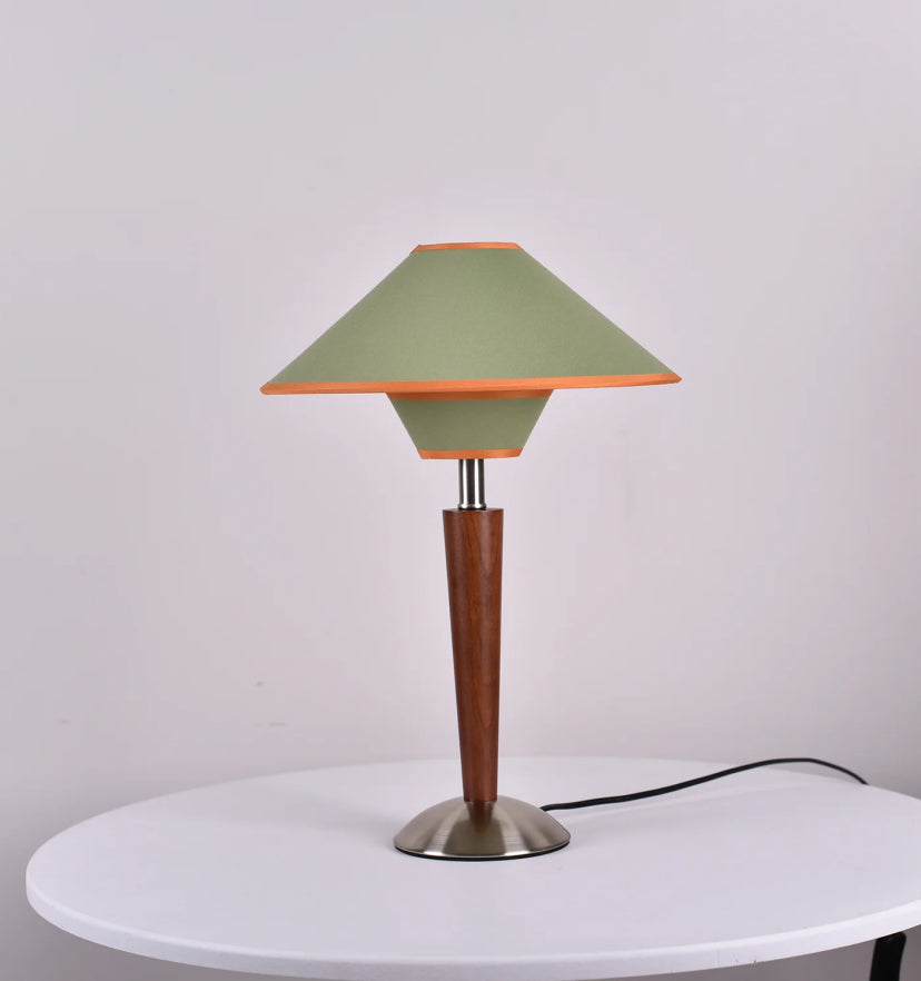 Talonwood Table Lamp - Yiarolight