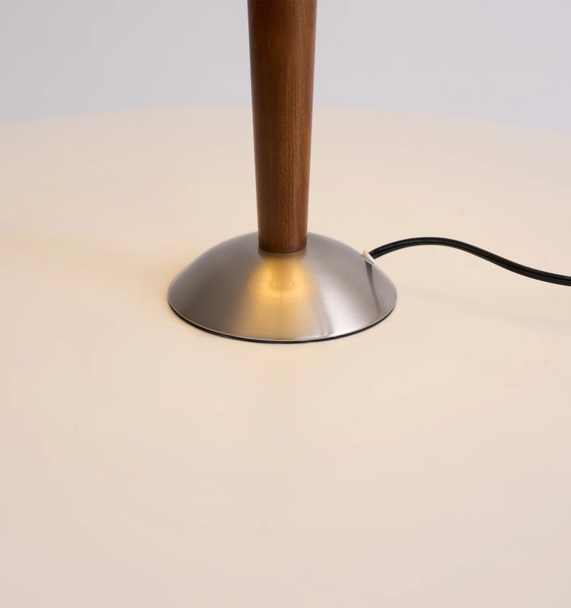 Talonwood Table Lamp - Yiarolight