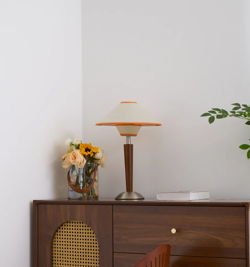 Talonwood Table Lamp - Yiarolight