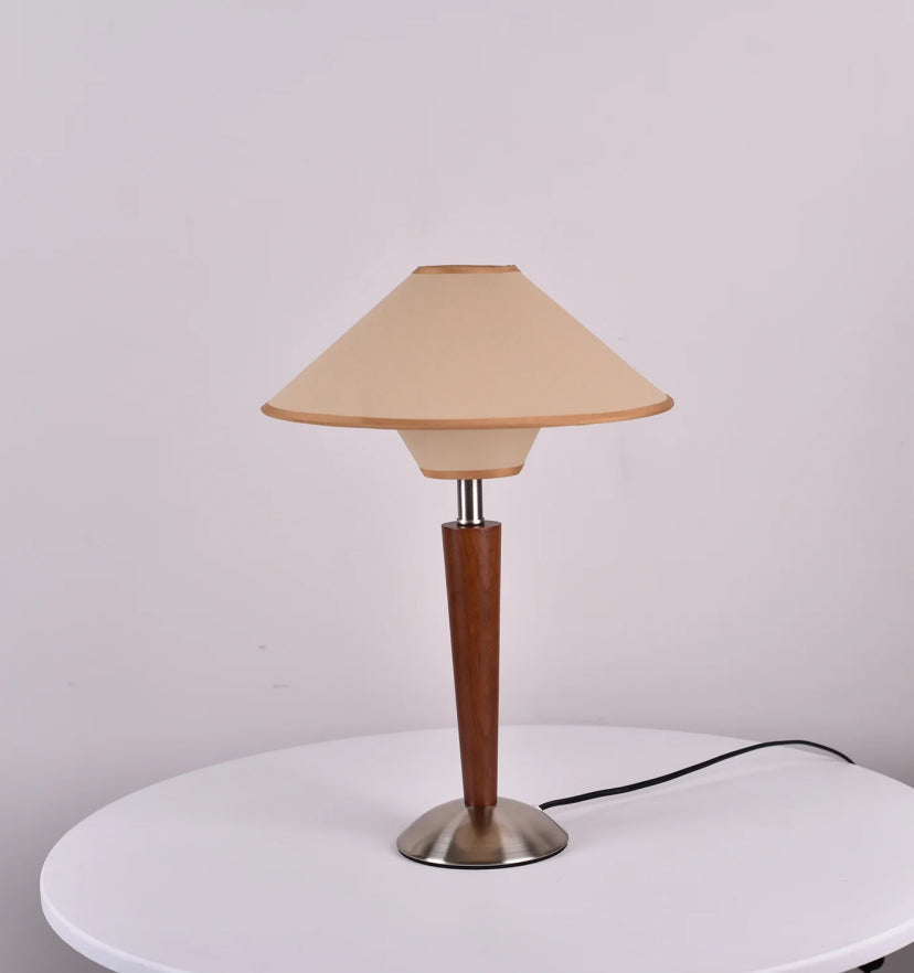 Talonwood Table Lamp - Yiarolight
