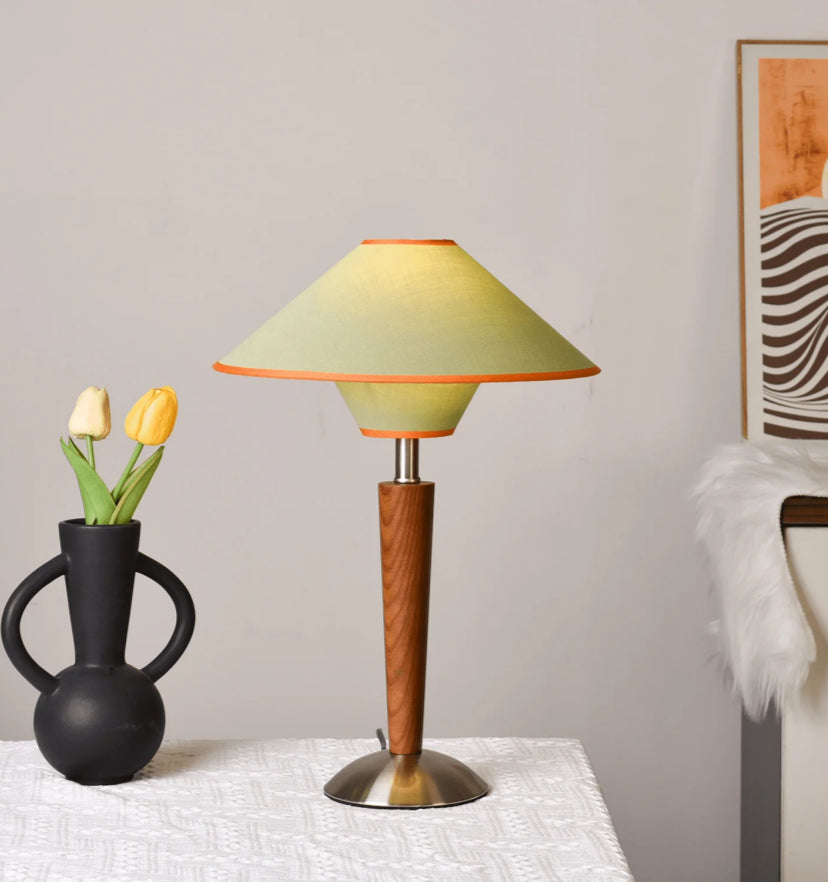 Talonwood Table Lamp - Yiarolight