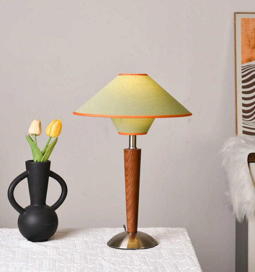 Talonwood Table Lamp - Yiarolight