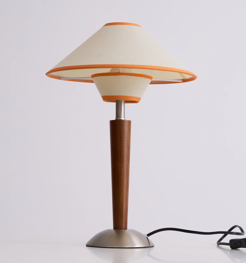 Talonwood Table Lamp - Yiarolight