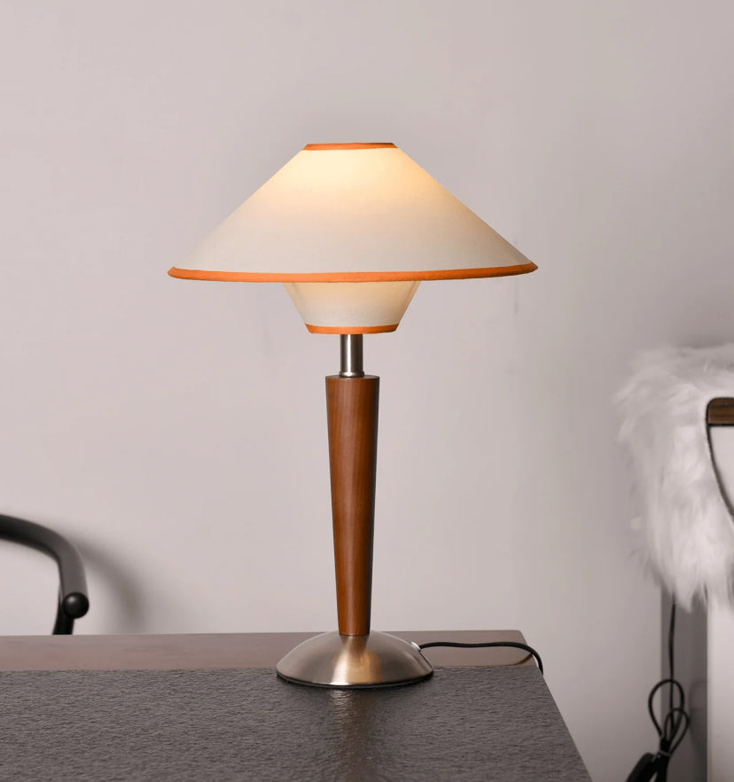 Talonwood Table Lamp - Yiarolight