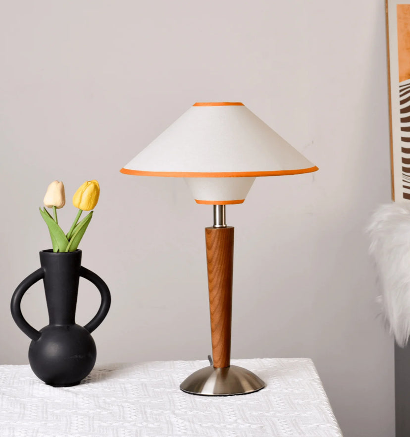 Talonwood Table Lamp - Yiarolight