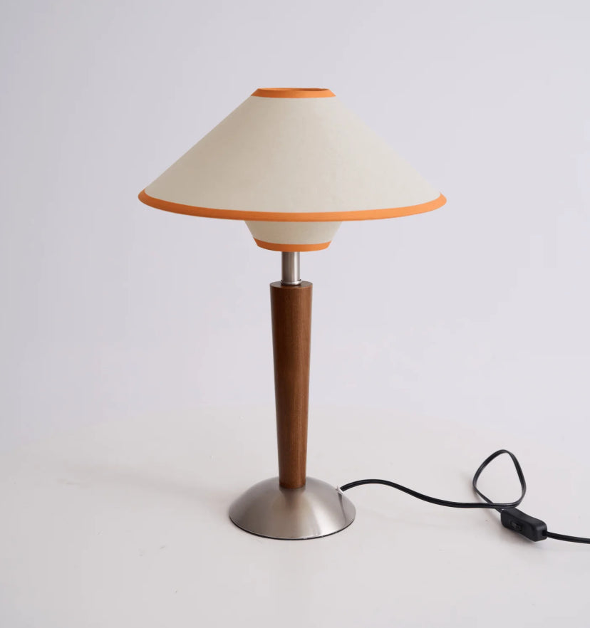 Talonwood Table Lamp - Yiarolight
