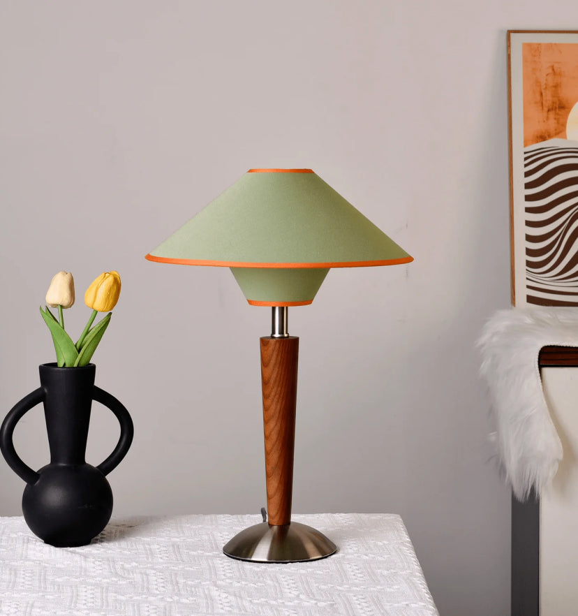 Talonwood Table Lamp - Yiarolight