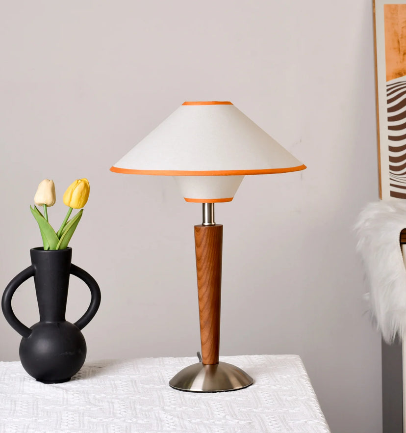 Talonwood Table Lamp - Yiarolight
