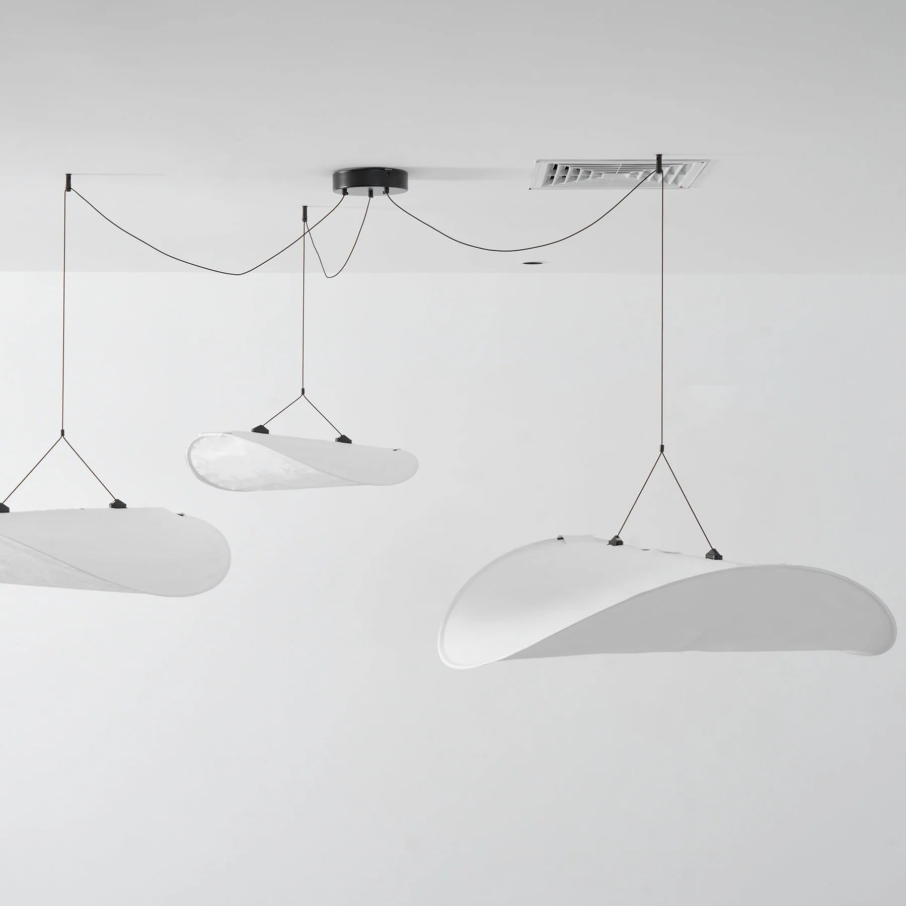 Tense Tyvek Pendant Lamp - Yiarolight