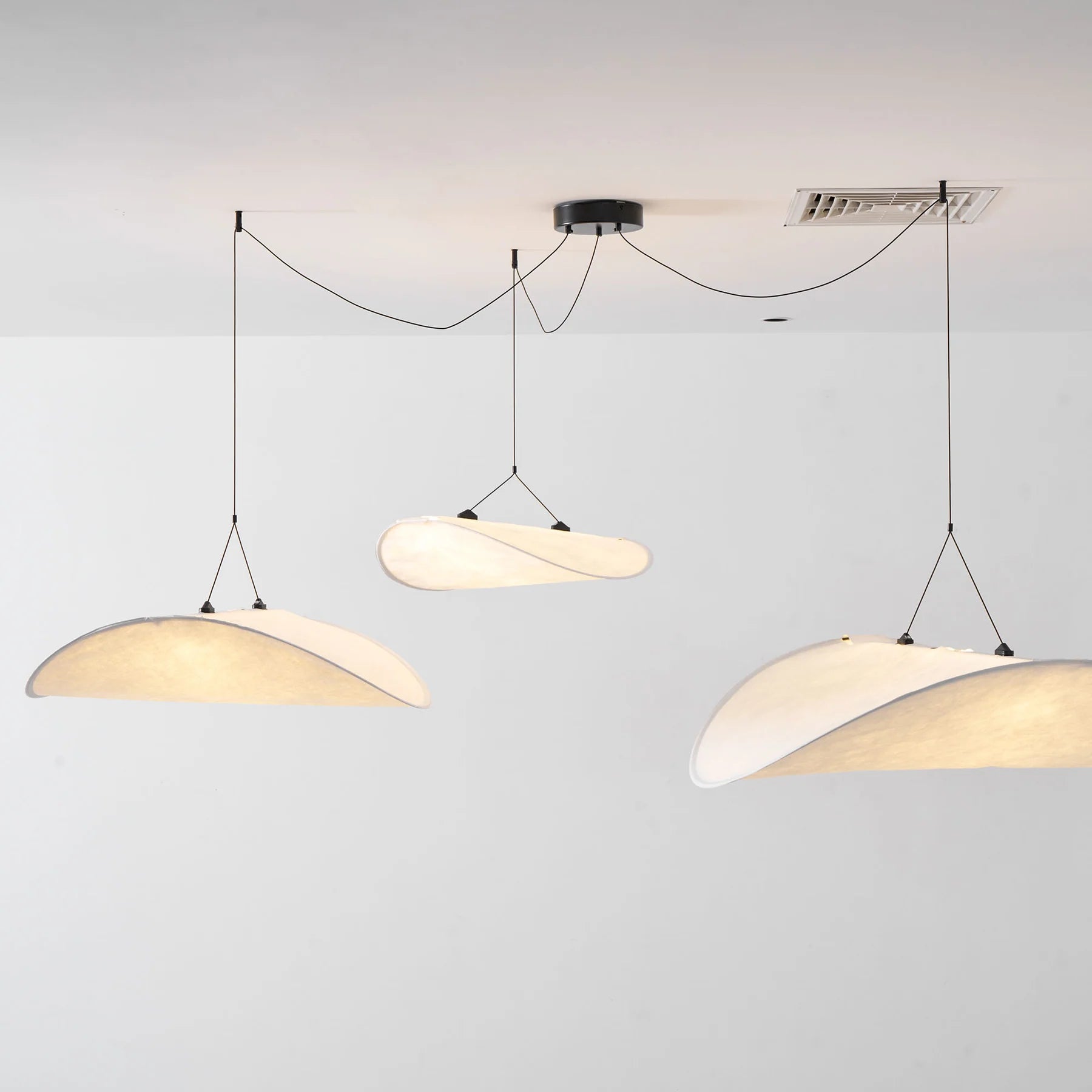 Tense Tyvek Pendant Lamp - Yiarolight