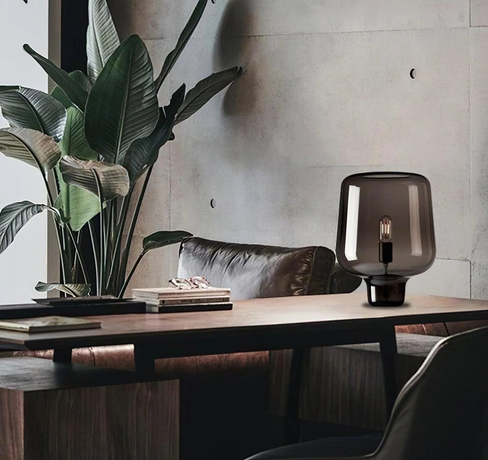 Teutonic Glass Table Lamp - Yiarolight