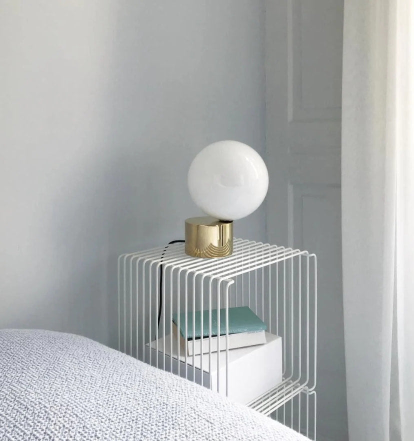 Tip of The Tongue Table Lamp - Yiarolight