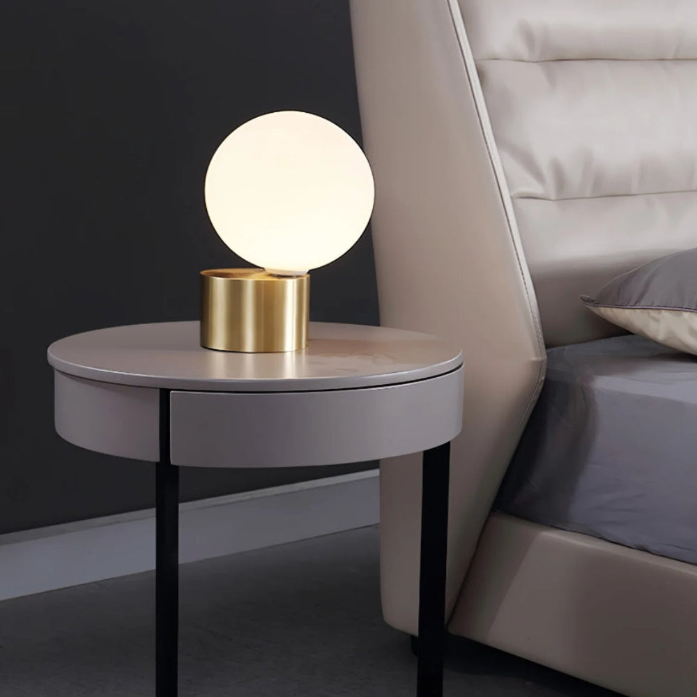 Tip of The Tongue Table Lamp - Yiarolight