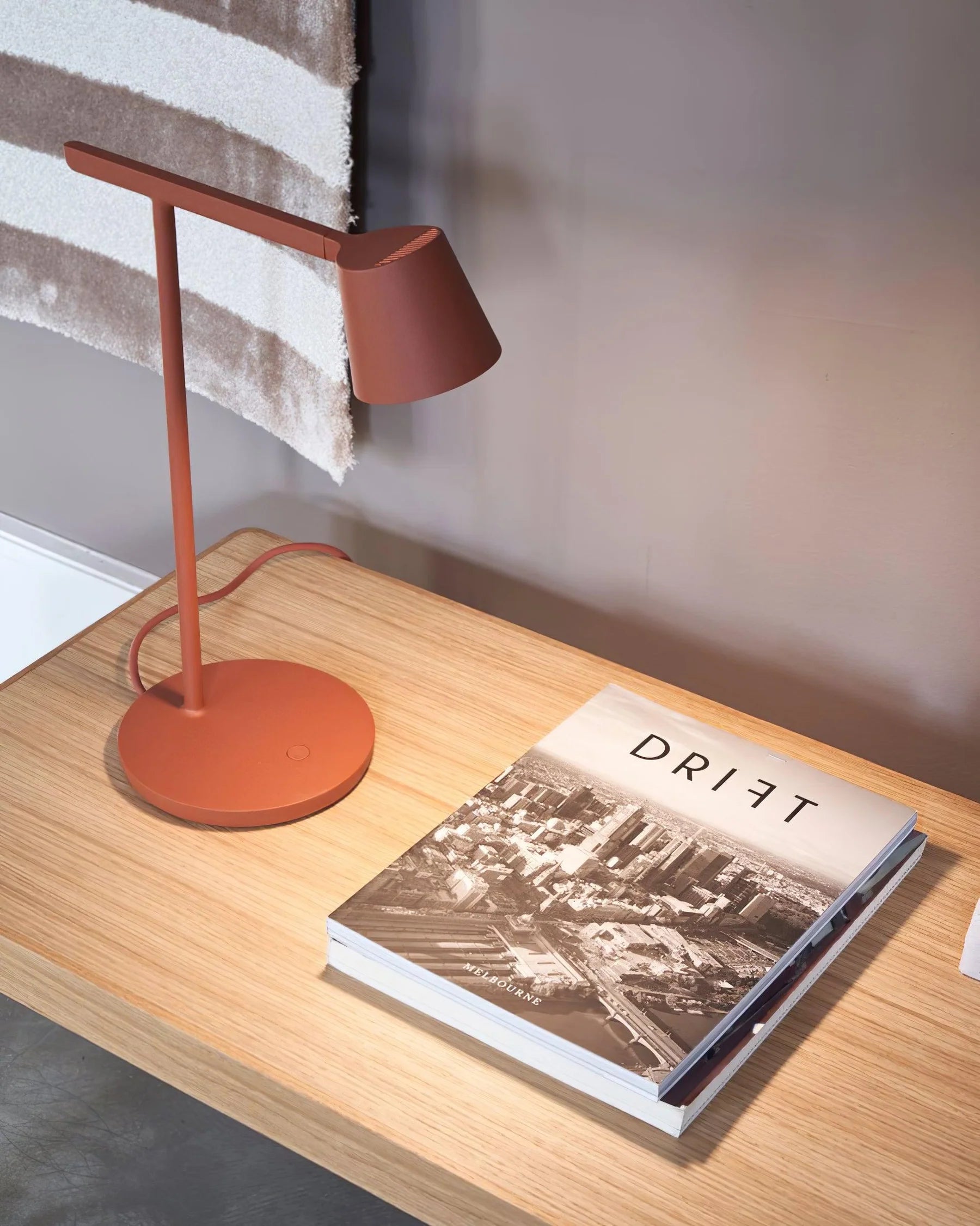 Core Table Lamp - Yiarolight