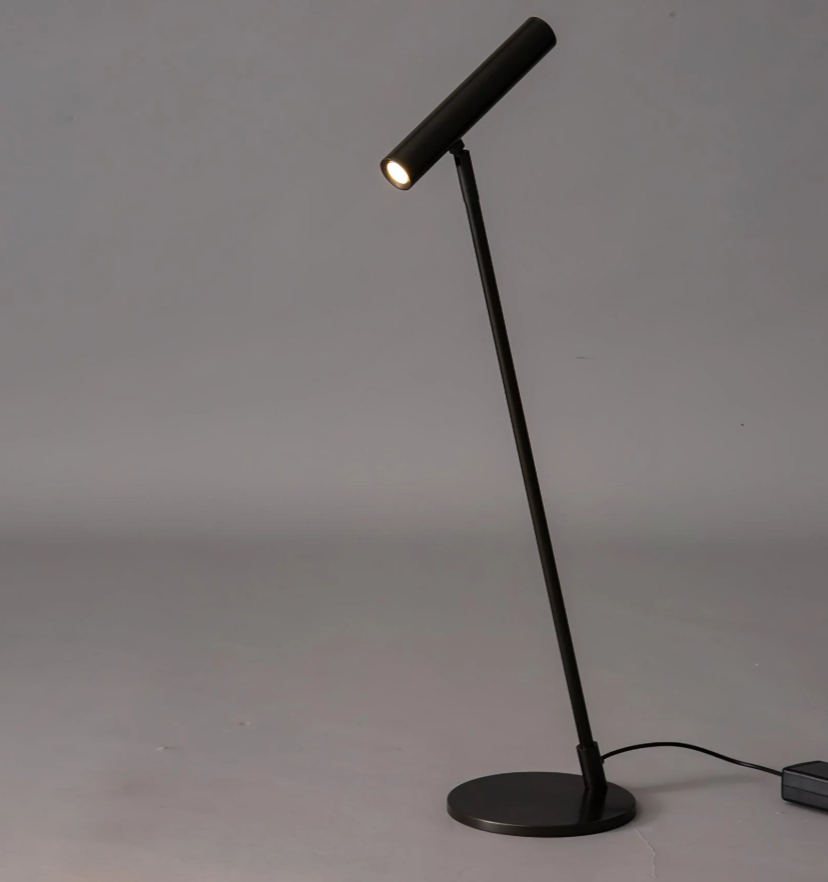 Tom LED Table Lamp - Yiarolight