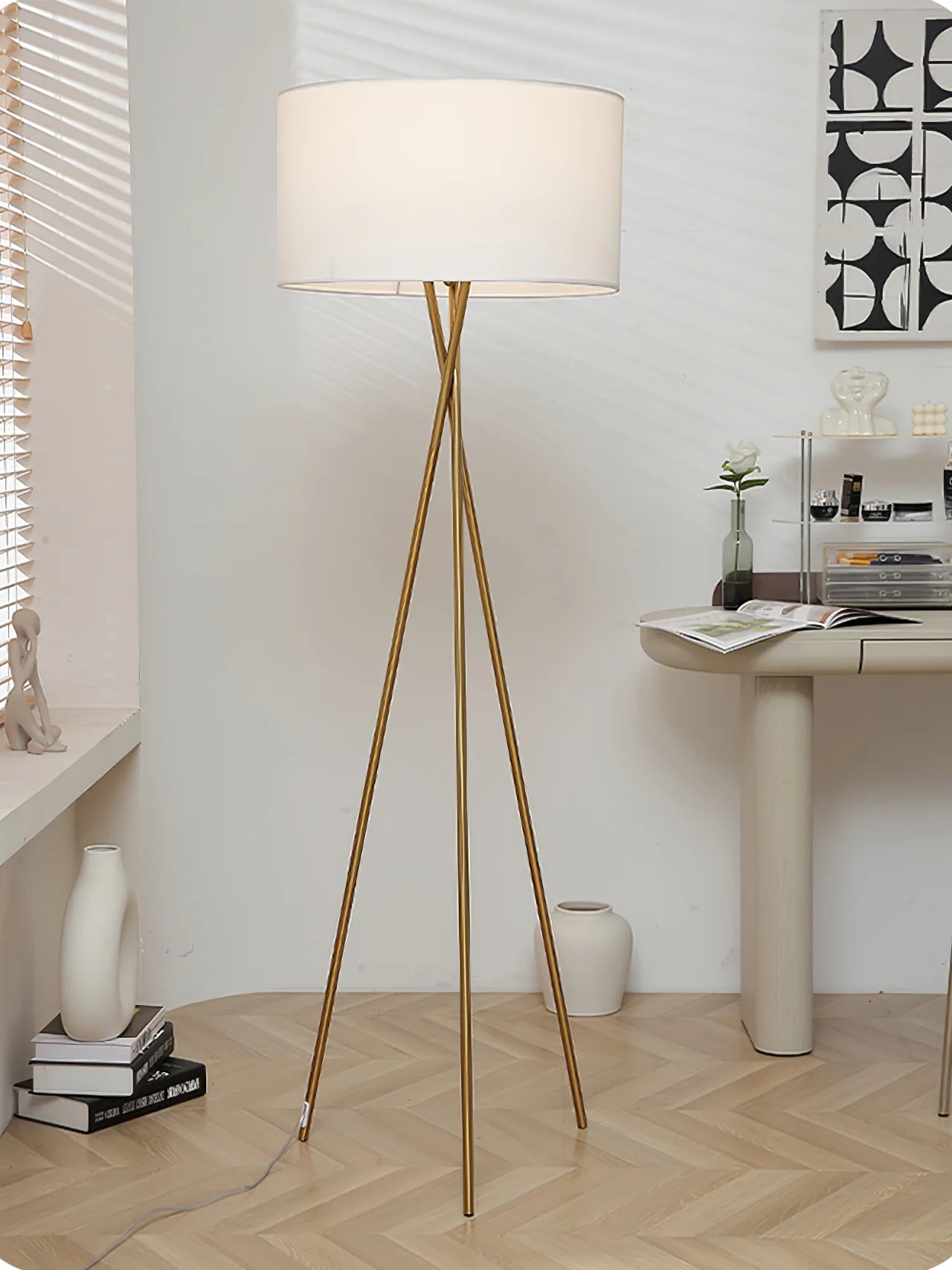 Tripod Grace Floor Lamp - Yiarolight