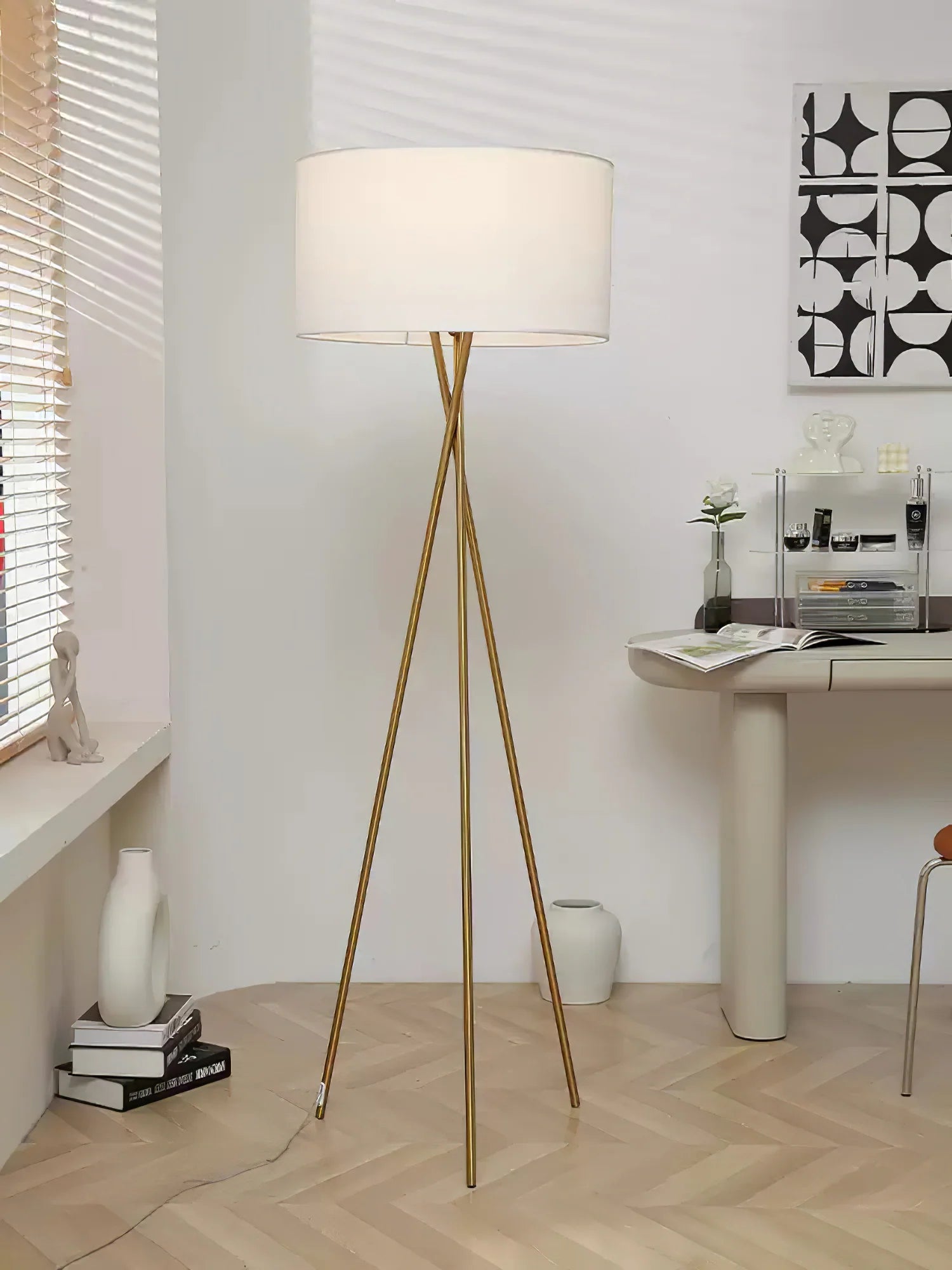 Tripod Grace Floor Lamp - Yiarolight