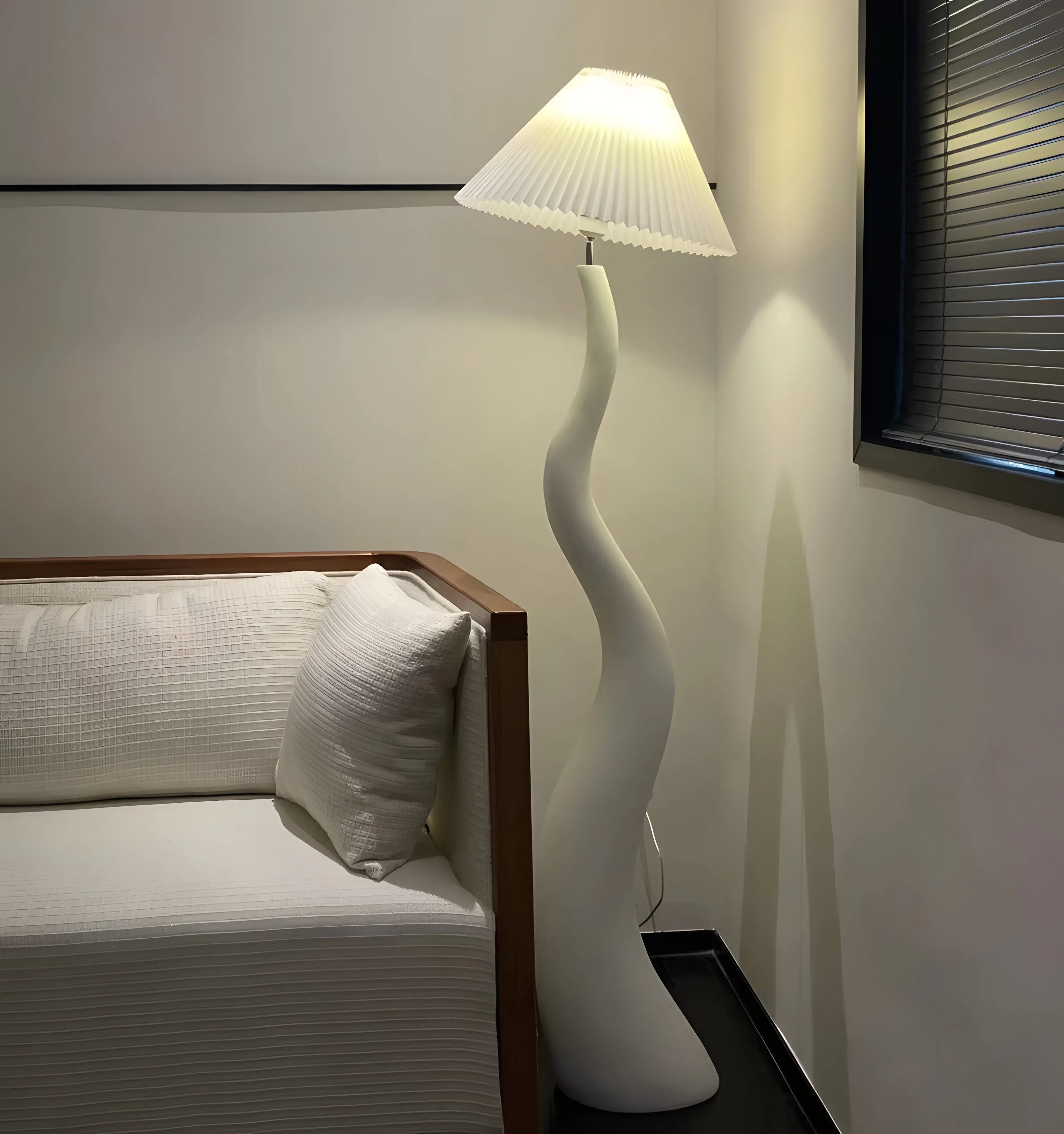 Twisted Pleated Floor Lamp - Yiarolight
