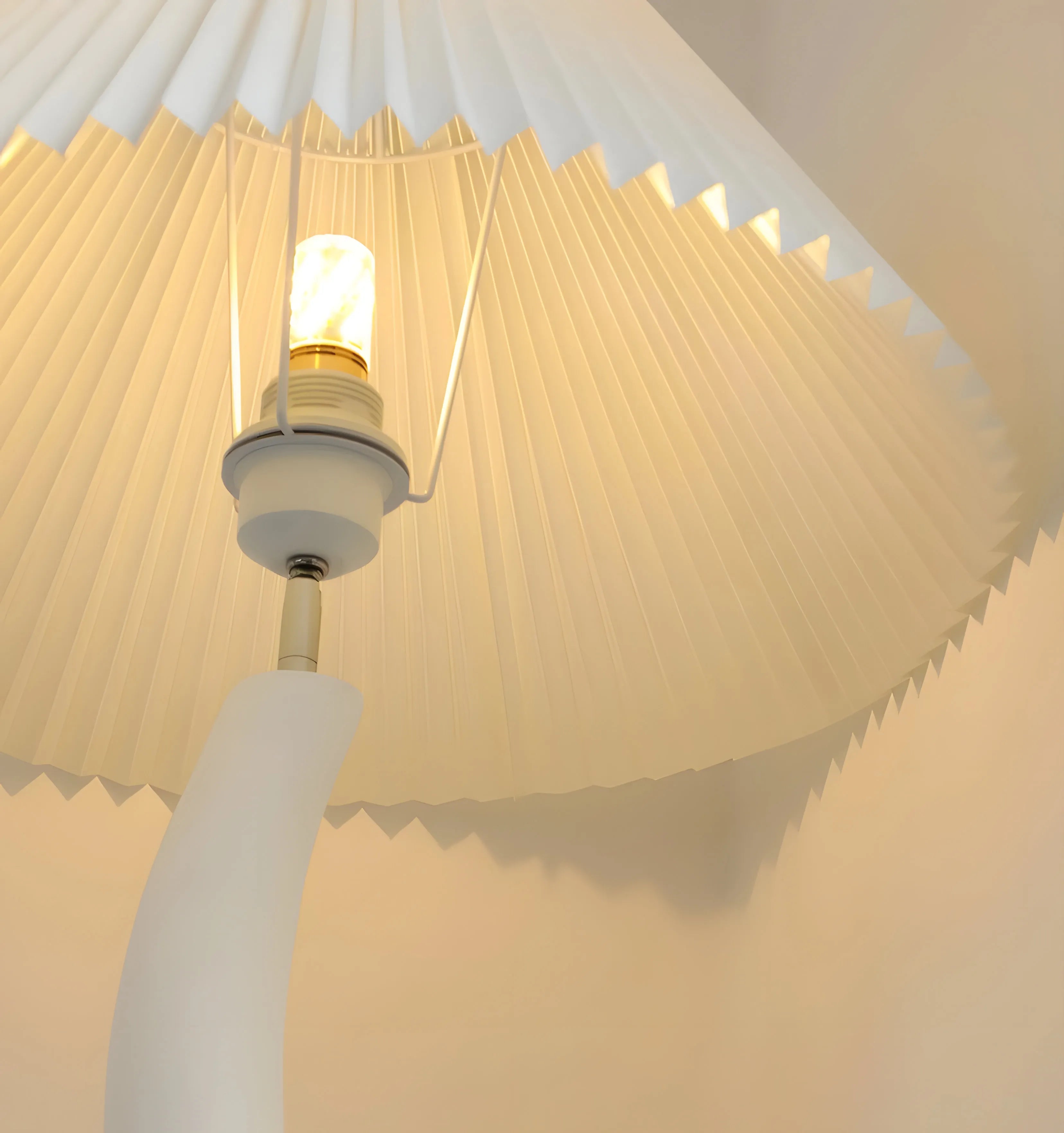 Twisted Pleated Floor Lamp - Yiarolight