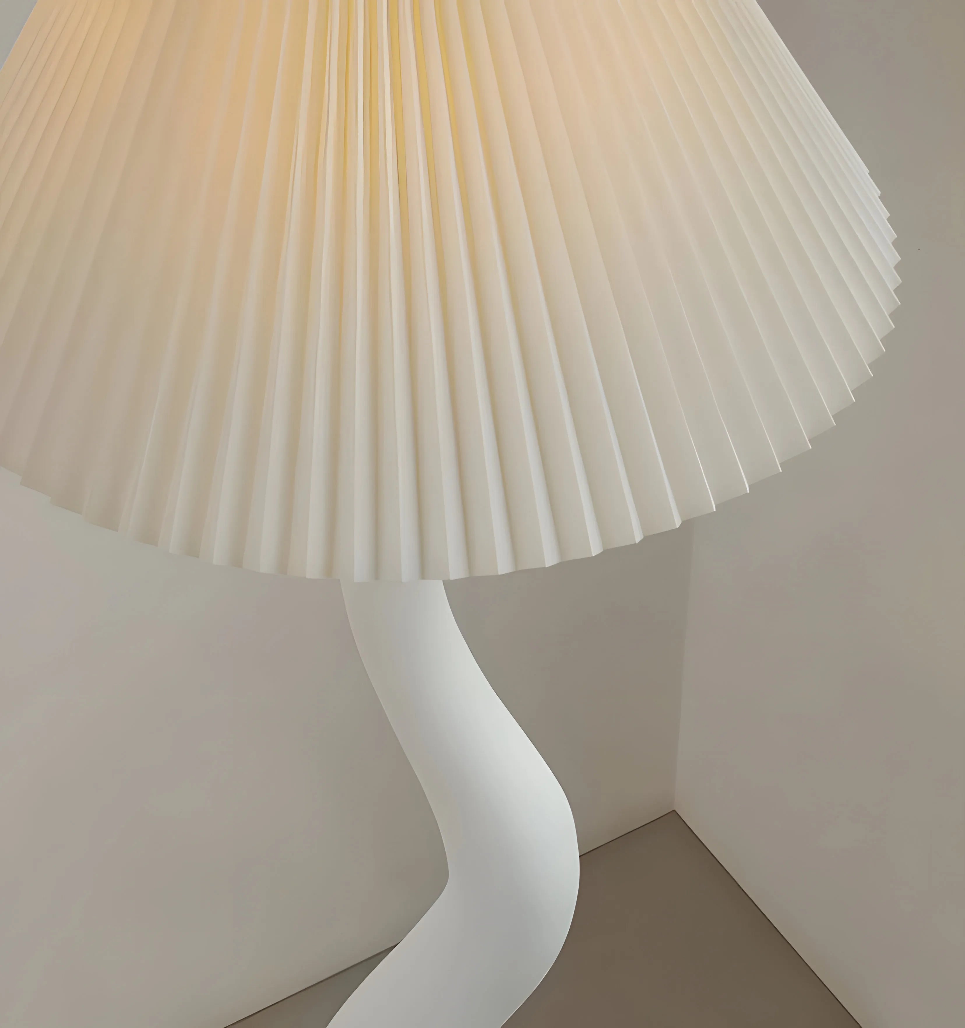 Twisted Pleated Floor Lamp - Yiarolight