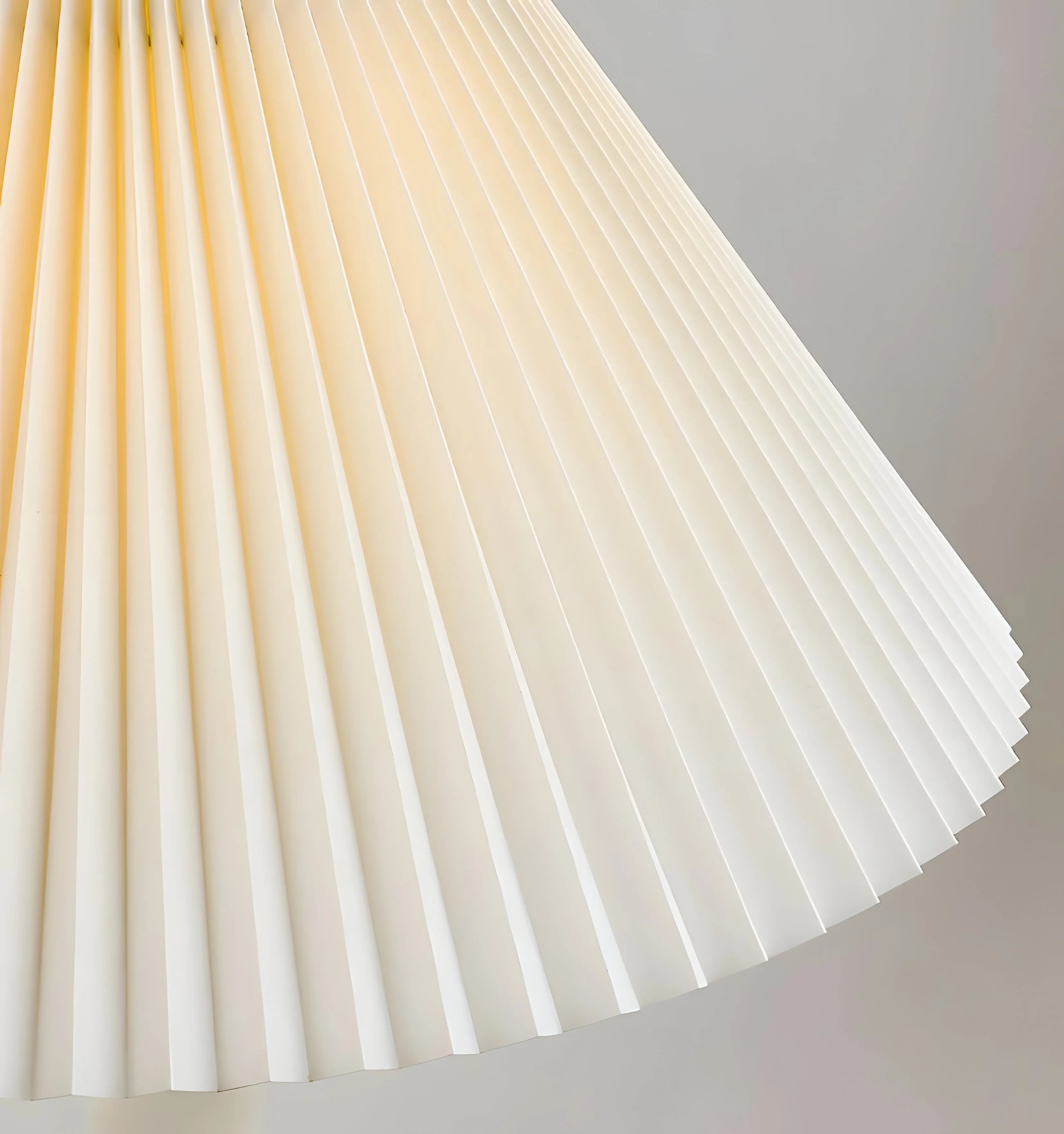 Twisted Pleated Floor Lamp - Yiarolight