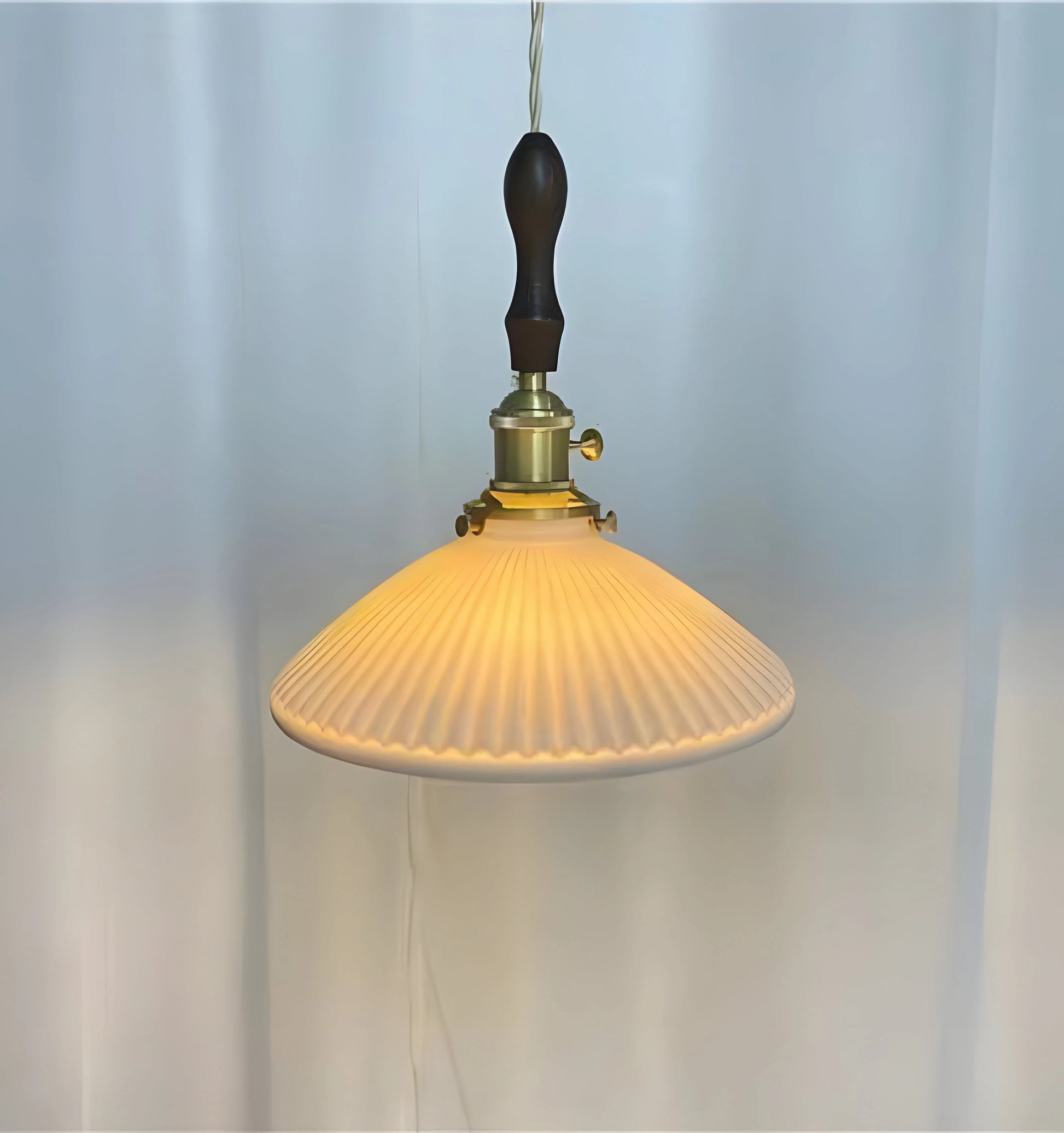 Ceramic Pleated Pendant Lamp - Auraolight