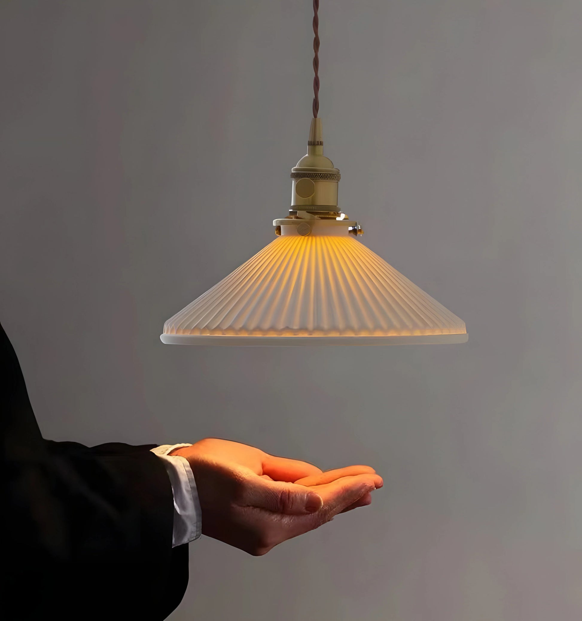 Ceramic Pleated Pendant Lamp - Auraolight