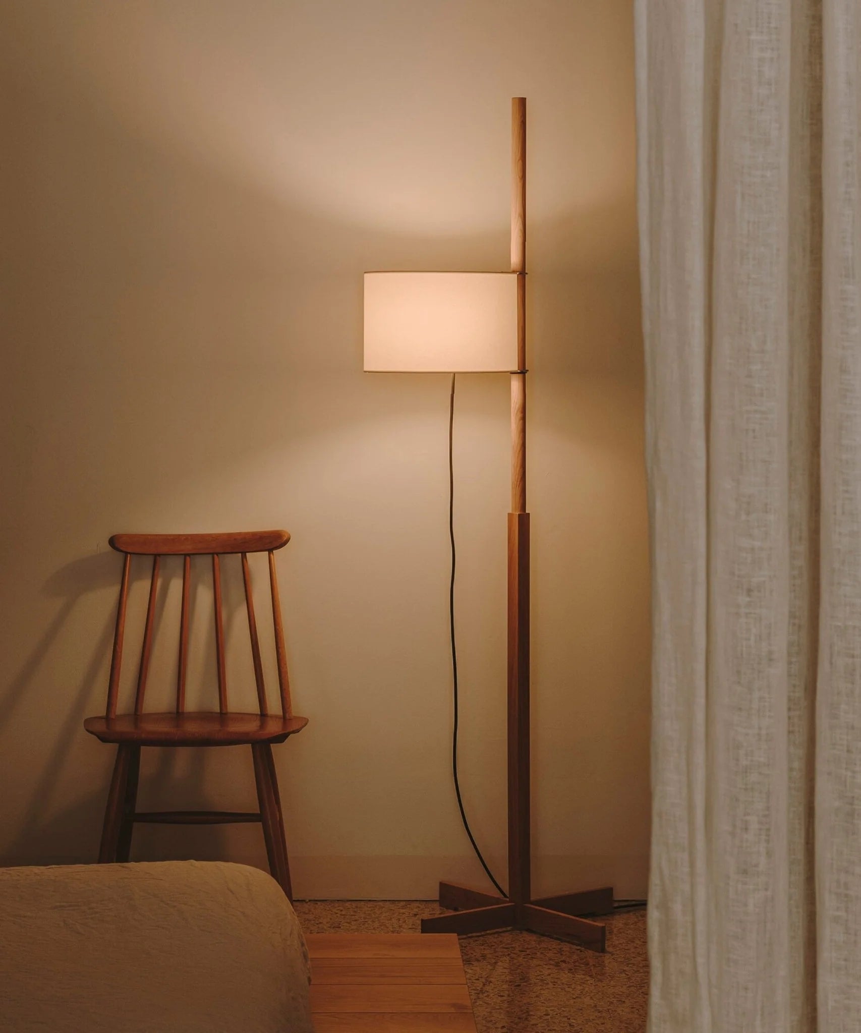 Wood Tmm Floor Lamp - Yiarolight