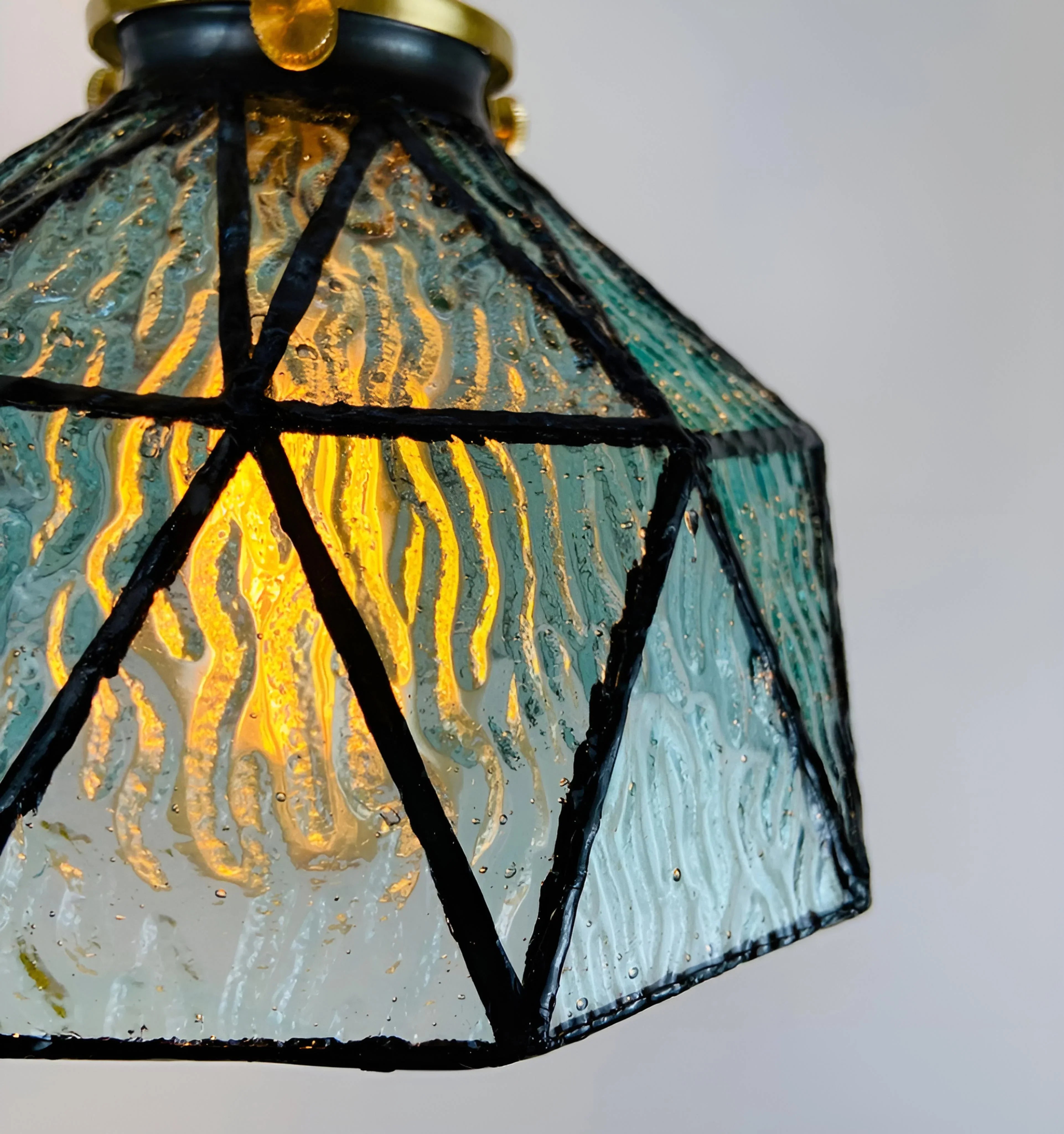 Hand-Pieced Glass Pendant Light - Auraolight