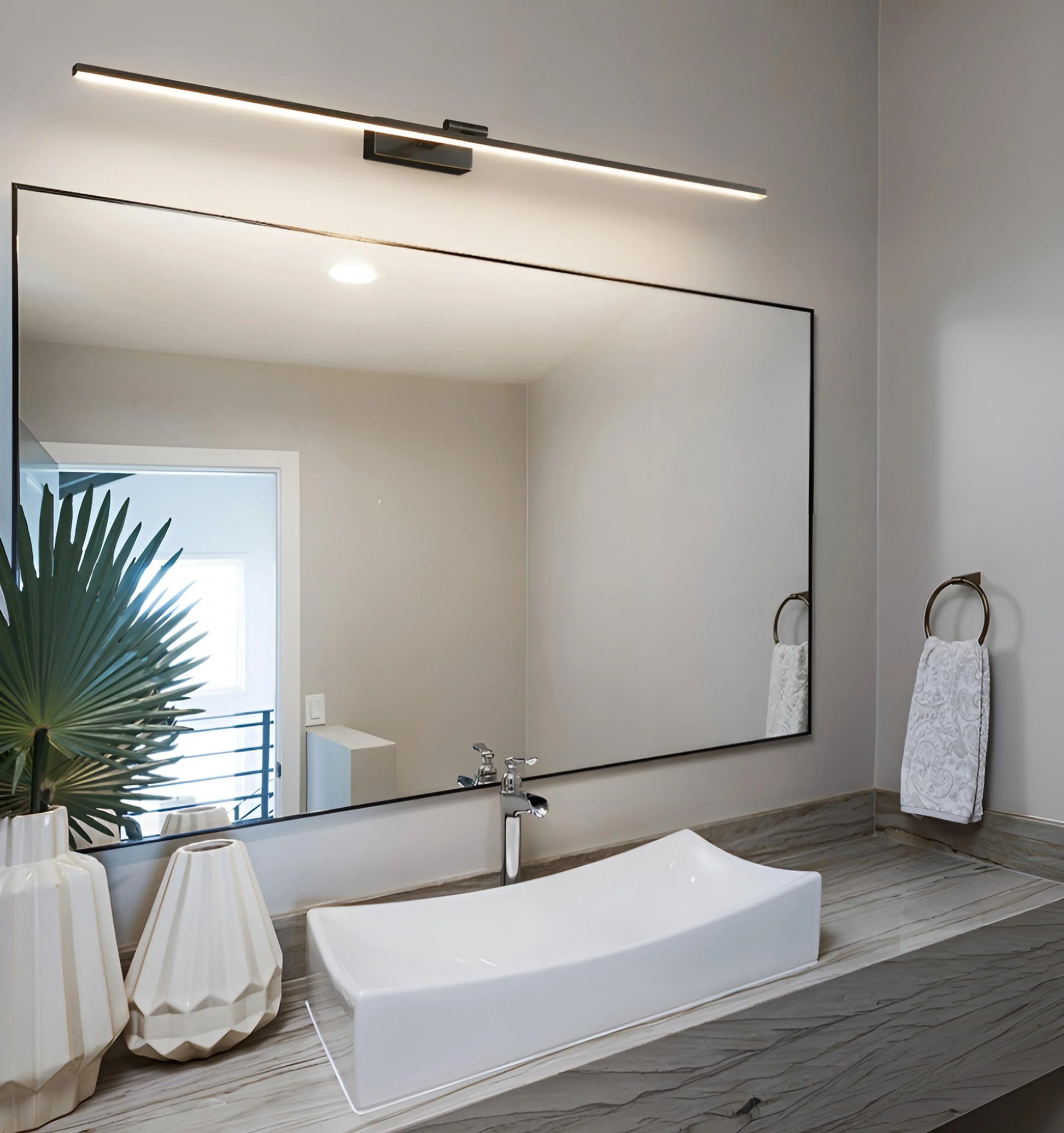 Scandinavian Minimalist Vanity Light - Auraolight
